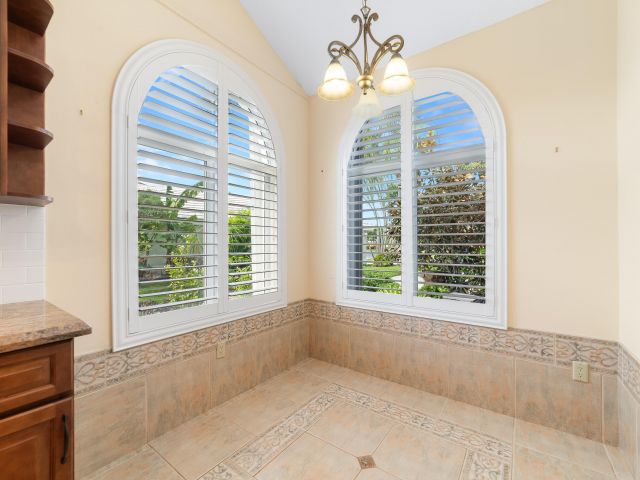 Продажа дома по адресу 2368 Saratoga Bay Drive - фото 6785979