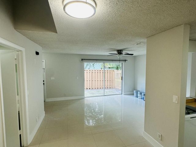 Дом в аренду по адресу 451 W Cypress Way - фото 6768879