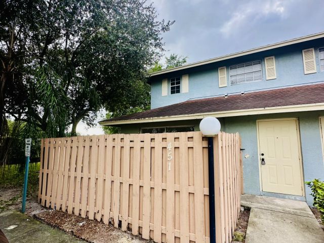 Дом в аренду по адресу 451 W Cypress Way - фото 6768881