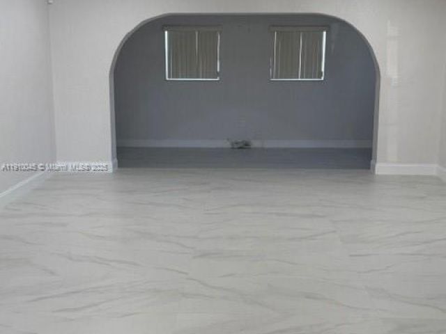 Дом в аренду по адресу 1735 NW 189th Ter - фото 7482603