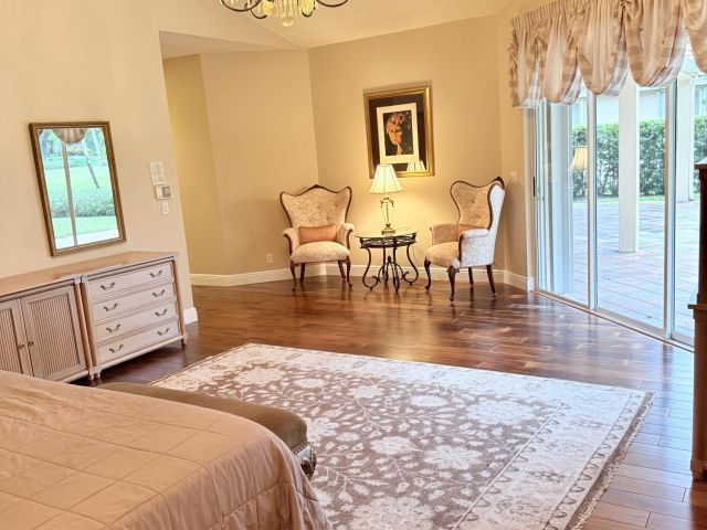 Продажа дома по адресу 7633 La Corniche Circle - фото 6848532