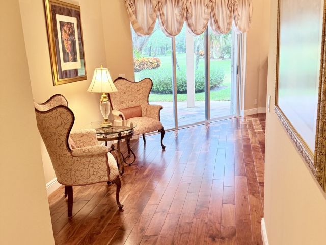 Продажа дома по адресу 7633 La Corniche Circle - фото 6848534