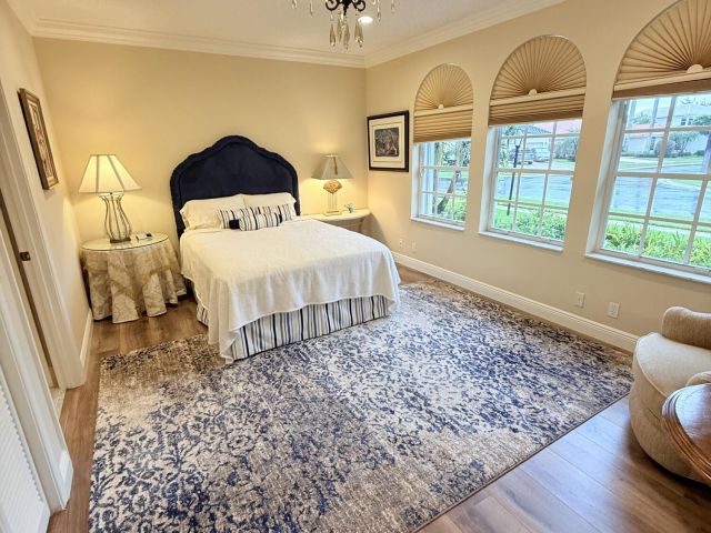 Продажа дома по адресу 7633 La Corniche Circle - фото 6848535