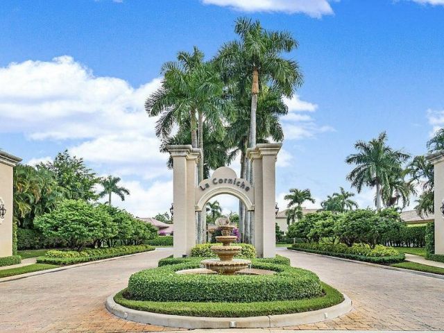 Продажа дома по адресу 7633 La Corniche Circle - фото 6848551