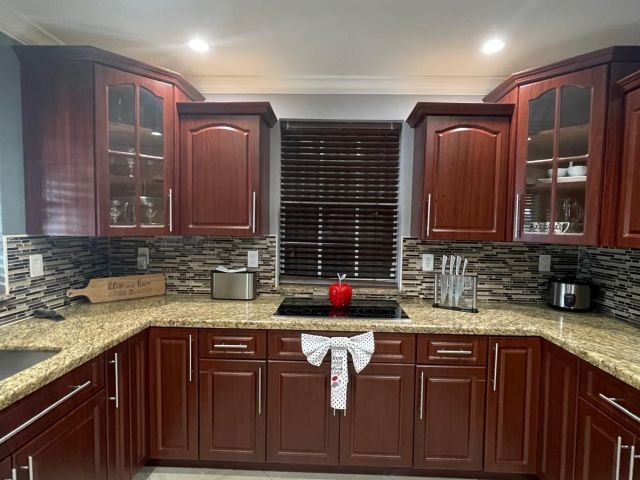 Дом в аренду по адресу 584 Vossler Avenue - фото 6768932