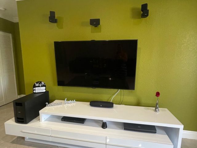 Дом в аренду по адресу 584 Vossler Avenue - фото 6768939