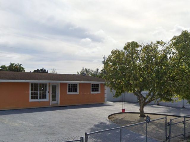 Дом в аренду по адресу 584 Vossler Avenue - фото 6768941