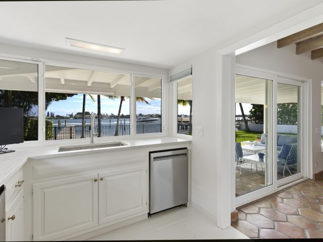 Продажа дома по адресу 3208 N Flagler Drive - фото 6775033