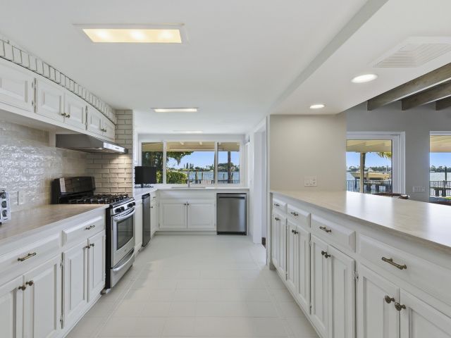 Продажа дома по адресу 3208 N Flagler Drive - фото 6775034