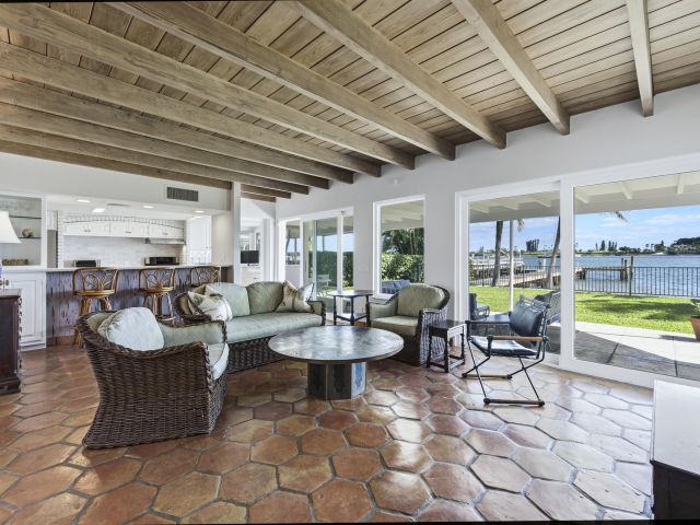 Продажа дома по адресу 3208 N Flagler Drive - фото 6775038