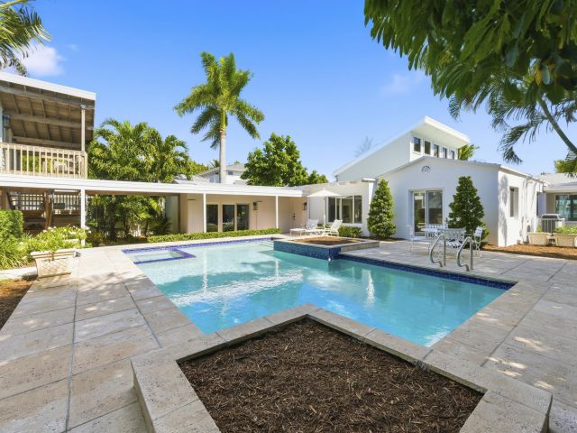 Продажа дома по адресу 3208 N Flagler Drive - фото 6775045