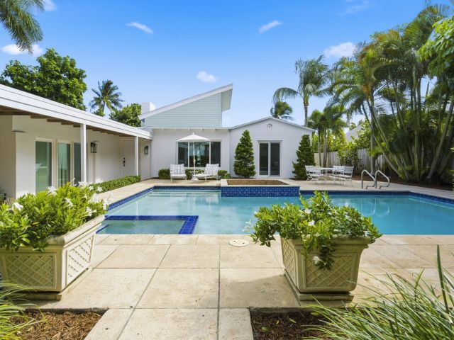 Продажа дома по адресу 3208 N Flagler Drive - фото 6775048