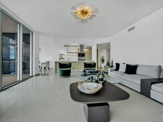 Продажа квартиры #910 - фото 6773277