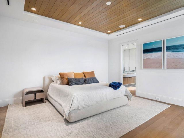 Дом в аренду по адресу 514 NE 7th Avenue - фото 6770673