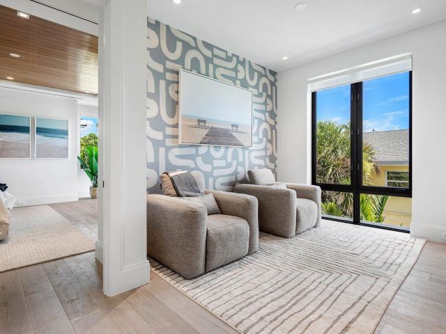 Дом в аренду по адресу 514 NE 7th Avenue - фото 6770675