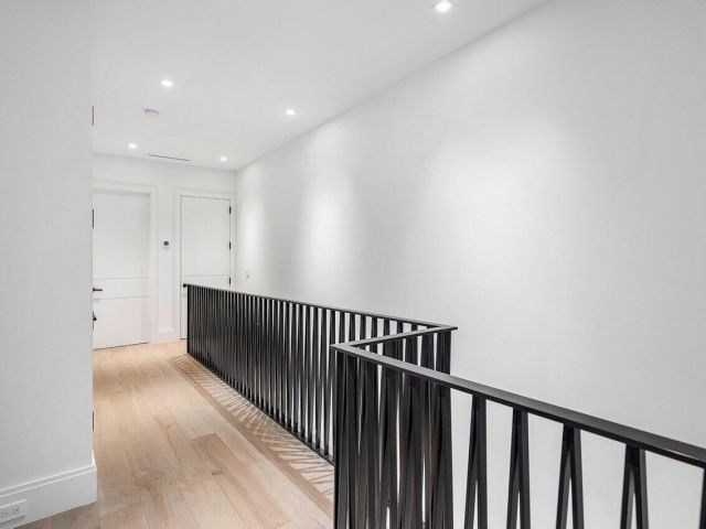 Дом в аренду по адресу 514 NE 7th Avenue - фото 6770676