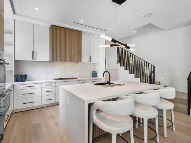 Дом в аренду по адресу 514 NE 7th Avenue - фото 6770681