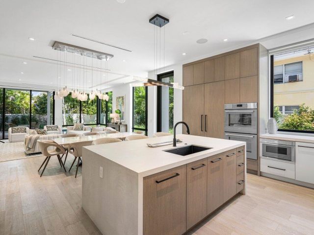 Дом в аренду по адресу 514 NE 7th Avenue - фото 6770682