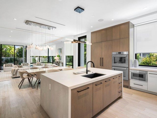 Дом в аренду по адресу 514 NE 7th Avenue - фото 6770683