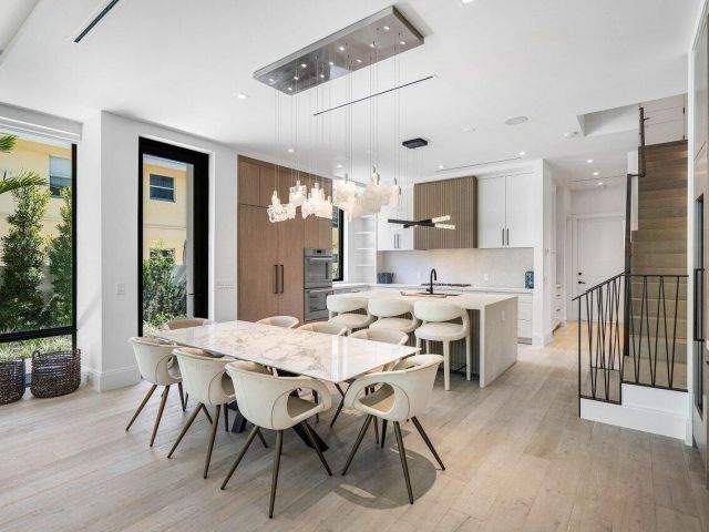 Дом в аренду по адресу 514 NE 7th Avenue - фото 6770684