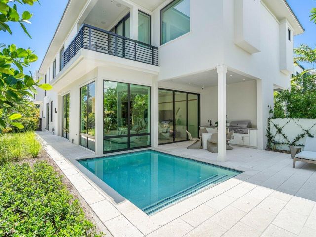 Дом в аренду по адресу 514 NE 7th Avenue - фото 6770690