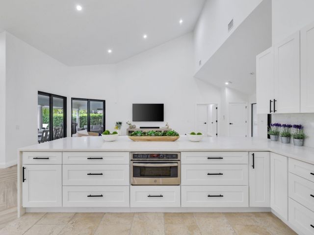 Продажа дома по адресу 7811 Mandarin Drive - фото 6775487