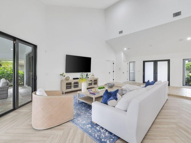 Продажа дома по адресу 7811 Mandarin Drive - фото 6775494