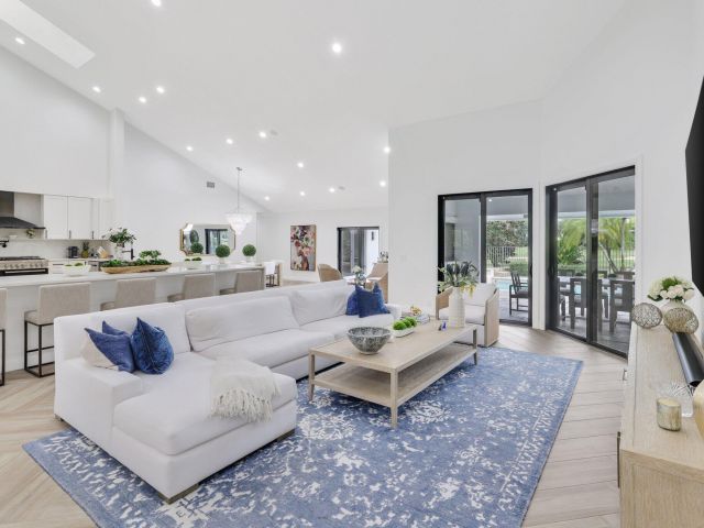 Продажа дома по адресу 7811 Mandarin Drive - фото 6775495