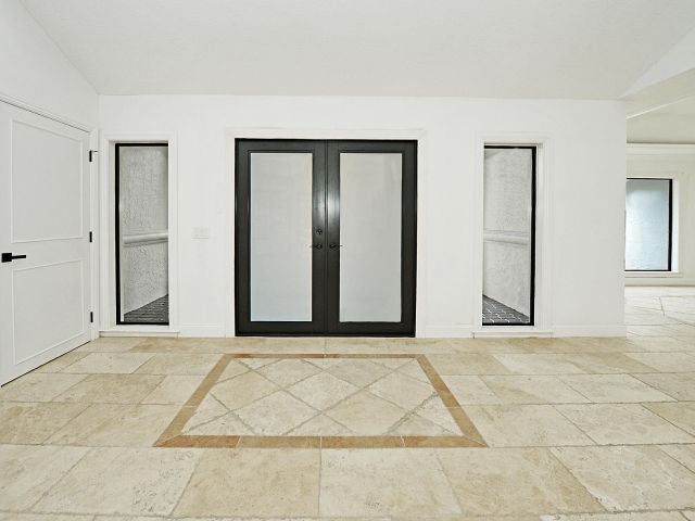 Продажа дома по адресу 7811 Mandarin Drive - фото 6775496