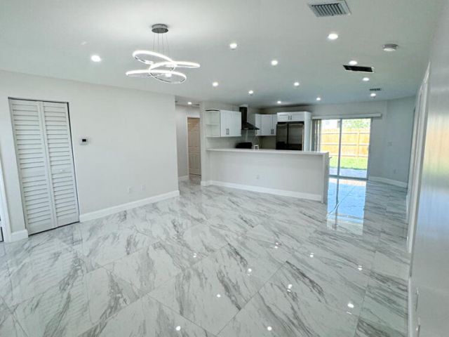 Продажа дома по адресу 6465 Alexander Road - фото 6775086