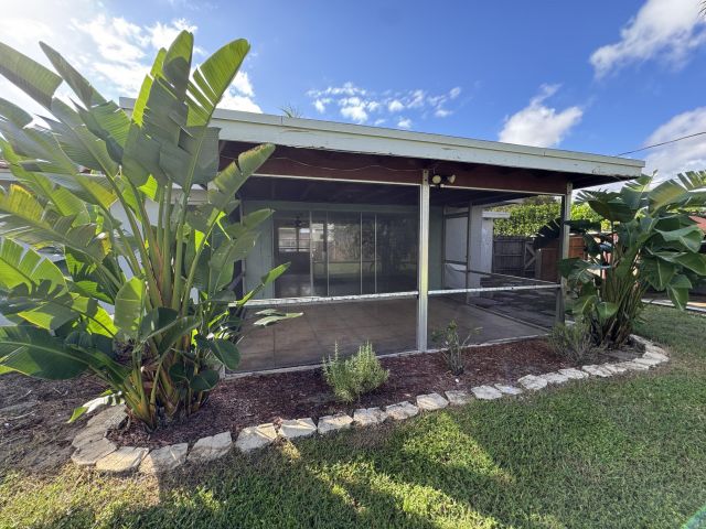 Дом в аренду по адресу 678 NW 12th Terrace - фото 6783840