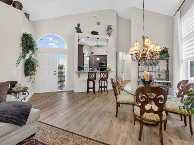 Дом в аренду по адресу 2500 NW 66th Drive - фото 6775385