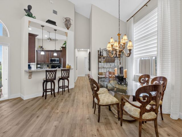 Дом в аренду по адресу 2500 NW 66th Drive - фото 6775386