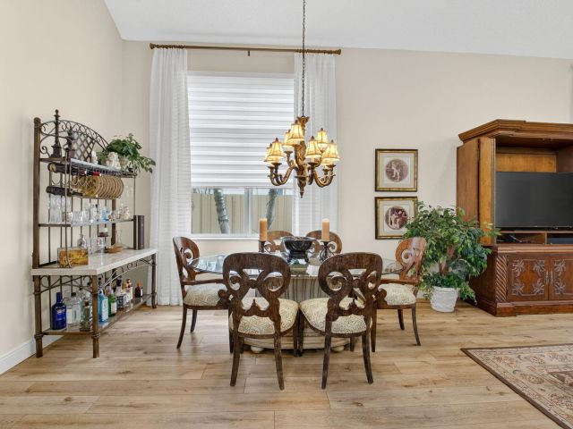 Дом в аренду по адресу 2500 NW 66th Drive - фото 6775389