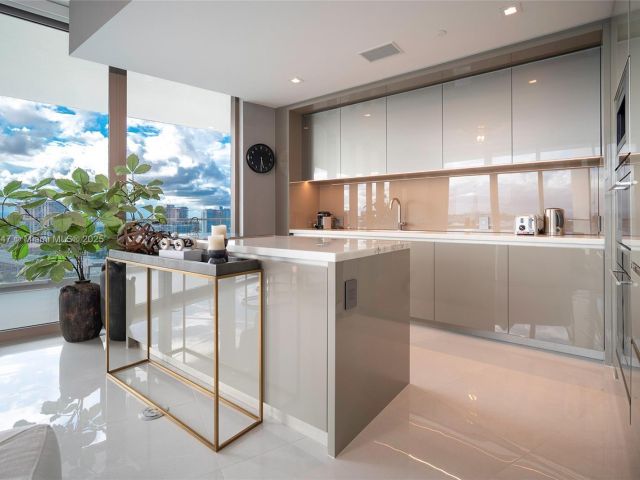 Продажа квартиры #1705 - фото 6789386