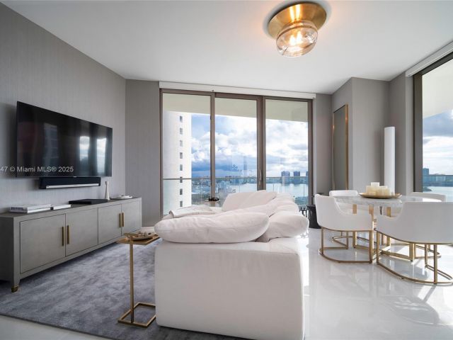 Продажа квартиры #1705 - фото 6789387