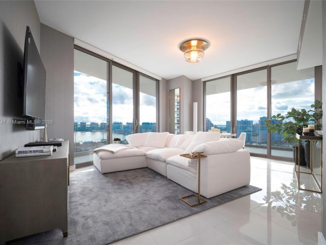 Продажа квартиры #1705 - фото 6789388