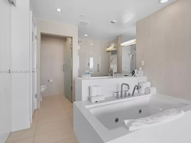 Продажа квартиры #1102 - фото 6772511