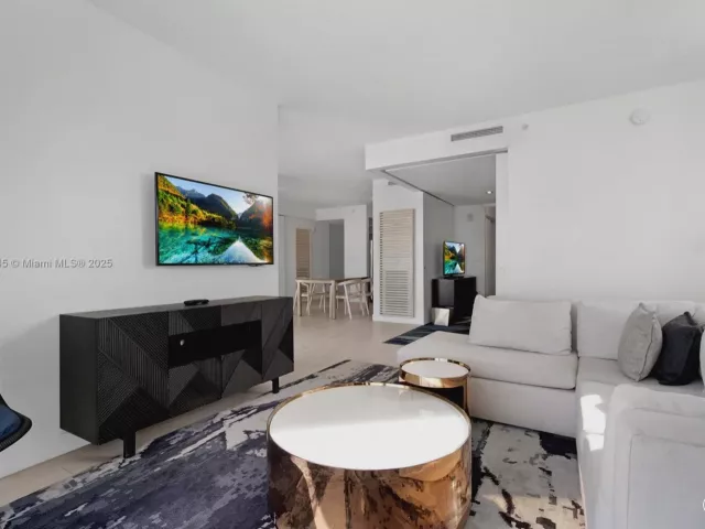 Продажа квартиры #1102 - фото 6772514