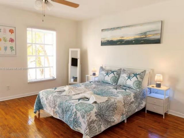 Дом в аренду по адресу 1949 NE 123rd St 0 - фото 6772352