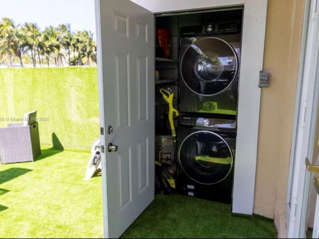 Дом в аренду по адресу 1949 NE 123rd St 0 - фото 6772355