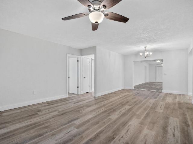 Продажа дома по адресу 760 SW 64th Way - фото 6775524