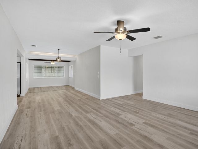 Продажа дома по адресу 1425 S 24th Court - фото 6775691