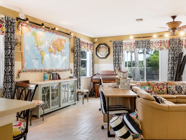 Дом в аренду по адресу 2070 Chagall Circle - фото 6775062