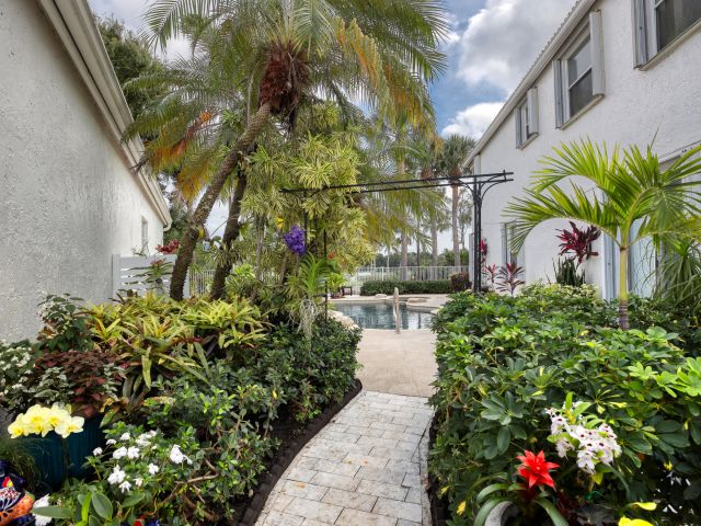 Дом в аренду по адресу 2070 Chagall Circle - фото 6775076