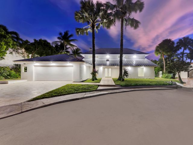 Продажа дома по адресу 580 SW 15th Street - фото 6861956