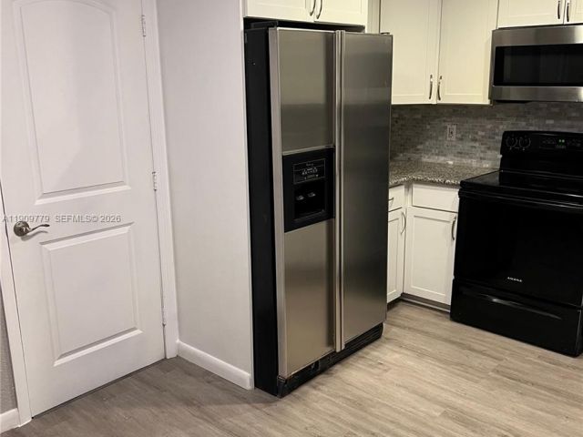 Продажа дома по адресу 417 SW 8th Ave - фото 7476178