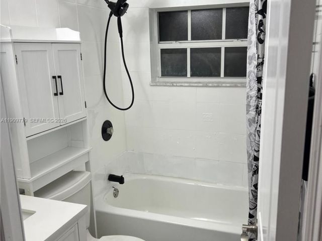 Продажа дома по адресу 417 SW 8th Ave - фото 7476179