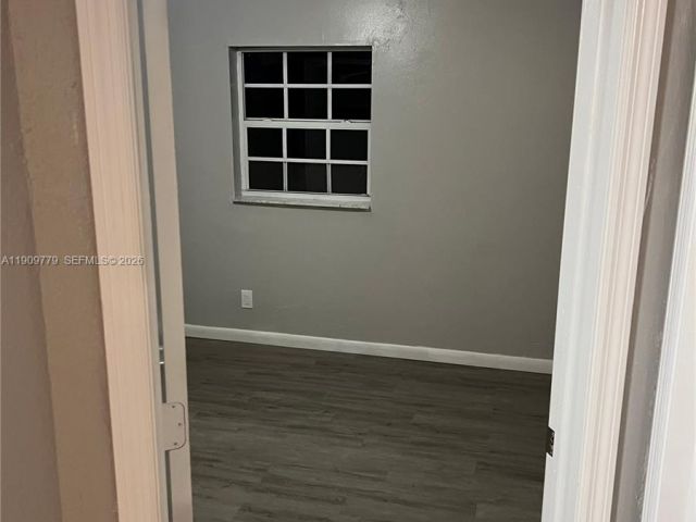 Продажа дома по адресу 417 SW 8th Ave - фото 7476182