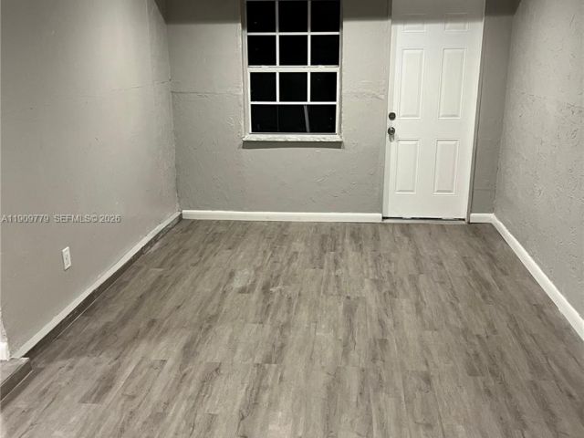 Продажа дома по адресу 417 SW 8th Ave - фото 7476186